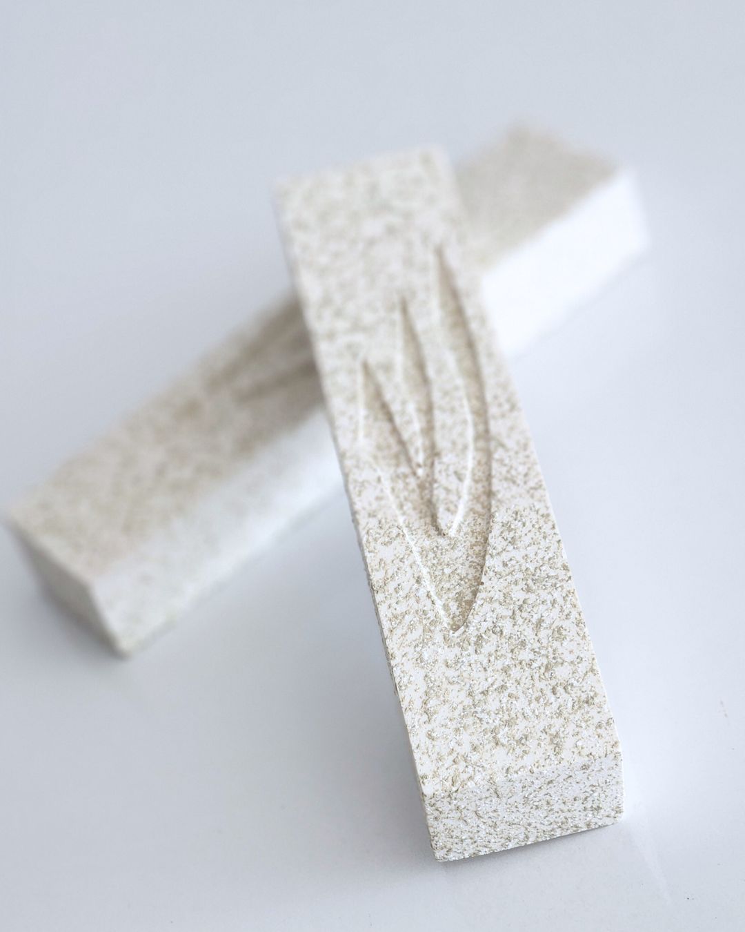 6 בית מזוזה מבטון בעבות-יד