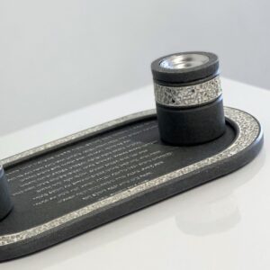 סט הדלקת נרות שבת פמוטים ומגש עם ברכת נרות שבת