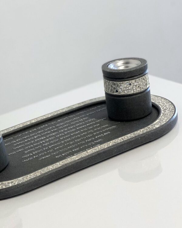 סט הדלקת נרות שבת פמוטים ומגש עם ברכת נרות שבת