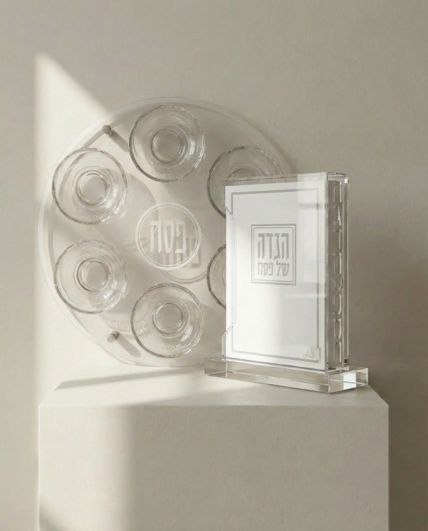 צלחת פסח מהודרת ומעמד הגדות 6 הגדות
